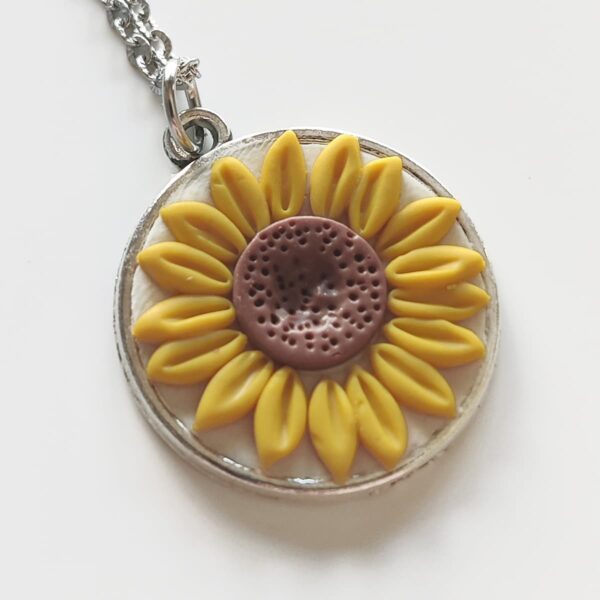 Colgante de Girasol - Hecho a Mano con Zamak y Cadena de Acero Inoxidable