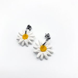Pendientes de Margaritas - Diseño Artesanal en Arcilla Polimérica, Elegantes y Ligeros