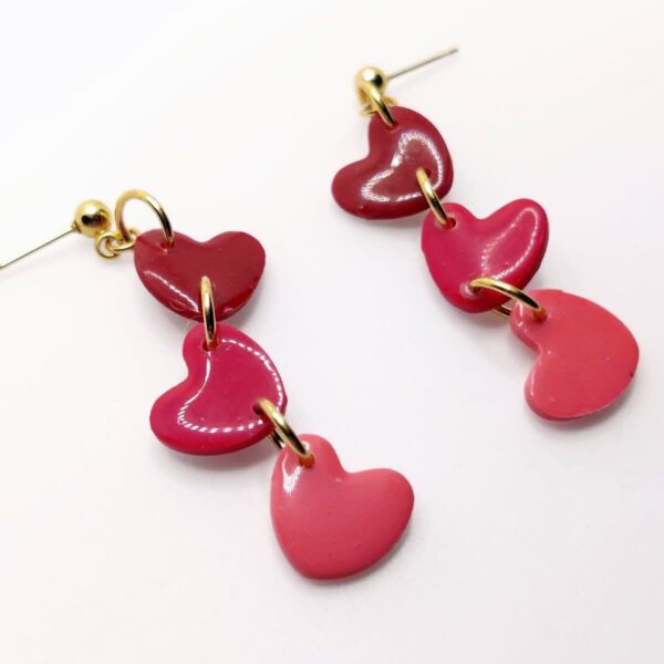 Pendientes Tres Corazones - Elegancia romántica en cada detalle