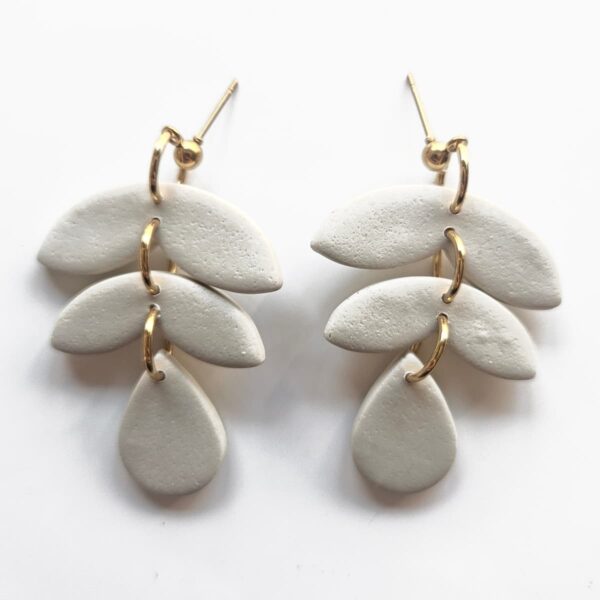 Pendientes Penélope – Joyería artesanal con diseño elegante y orgánico - Imagen 4